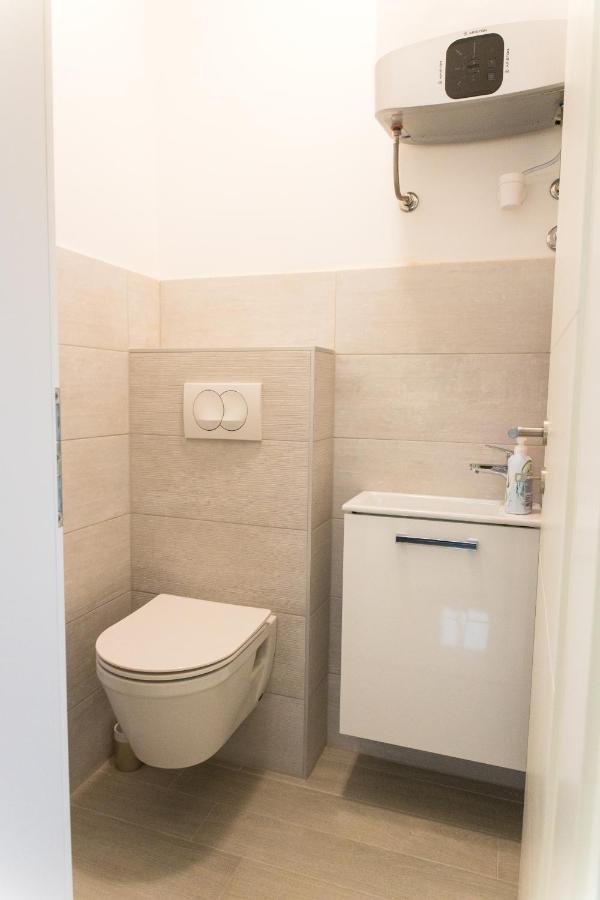 Apartment Zara - Luxury Apartment With Private Pool Екстериор снимка