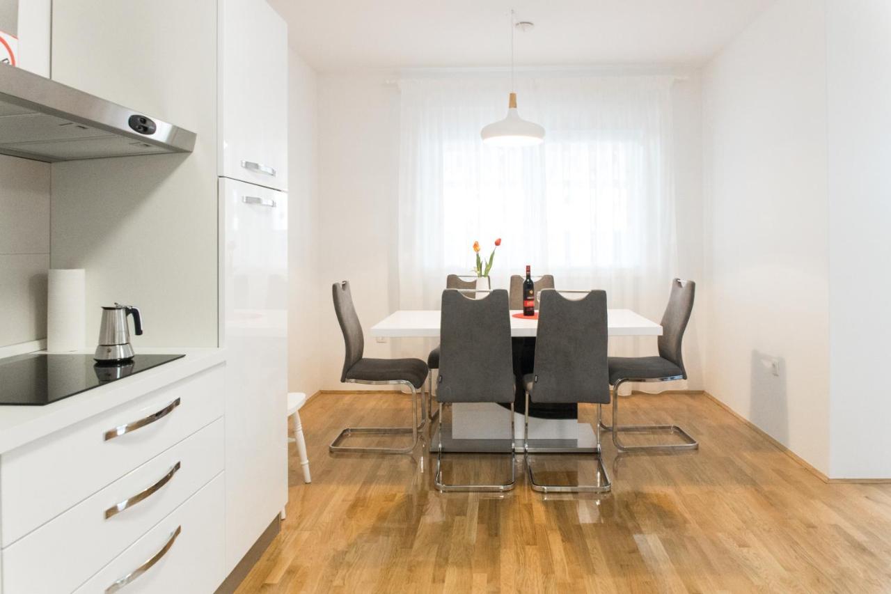 Apartment Zara - Luxury Apartment With Private Pool Екстериор снимка