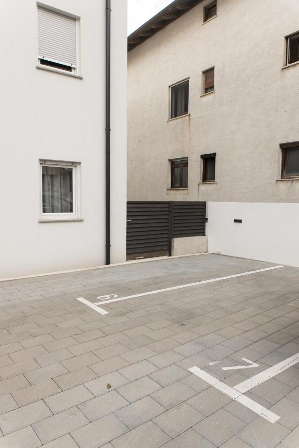 Apartment Zara - Luxury Apartment With Private Pool Екстериор снимка