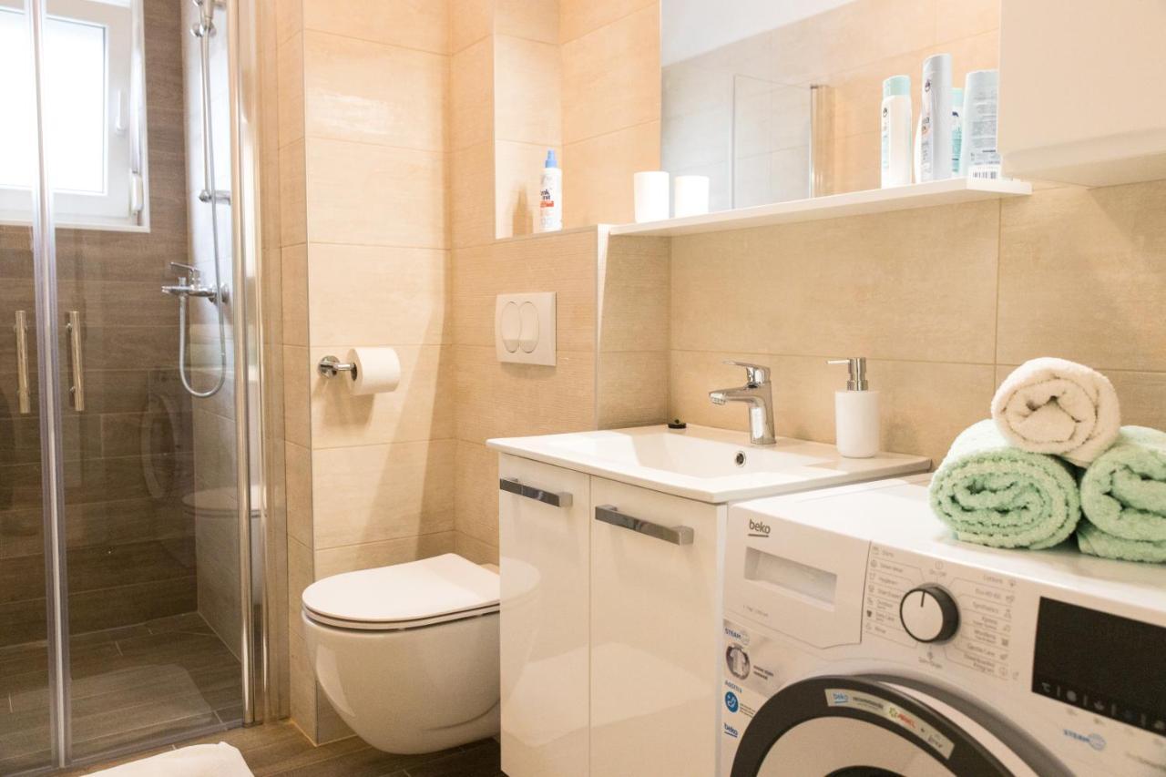 Apartment Zara - Luxury Apartment With Private Pool Екстериор снимка