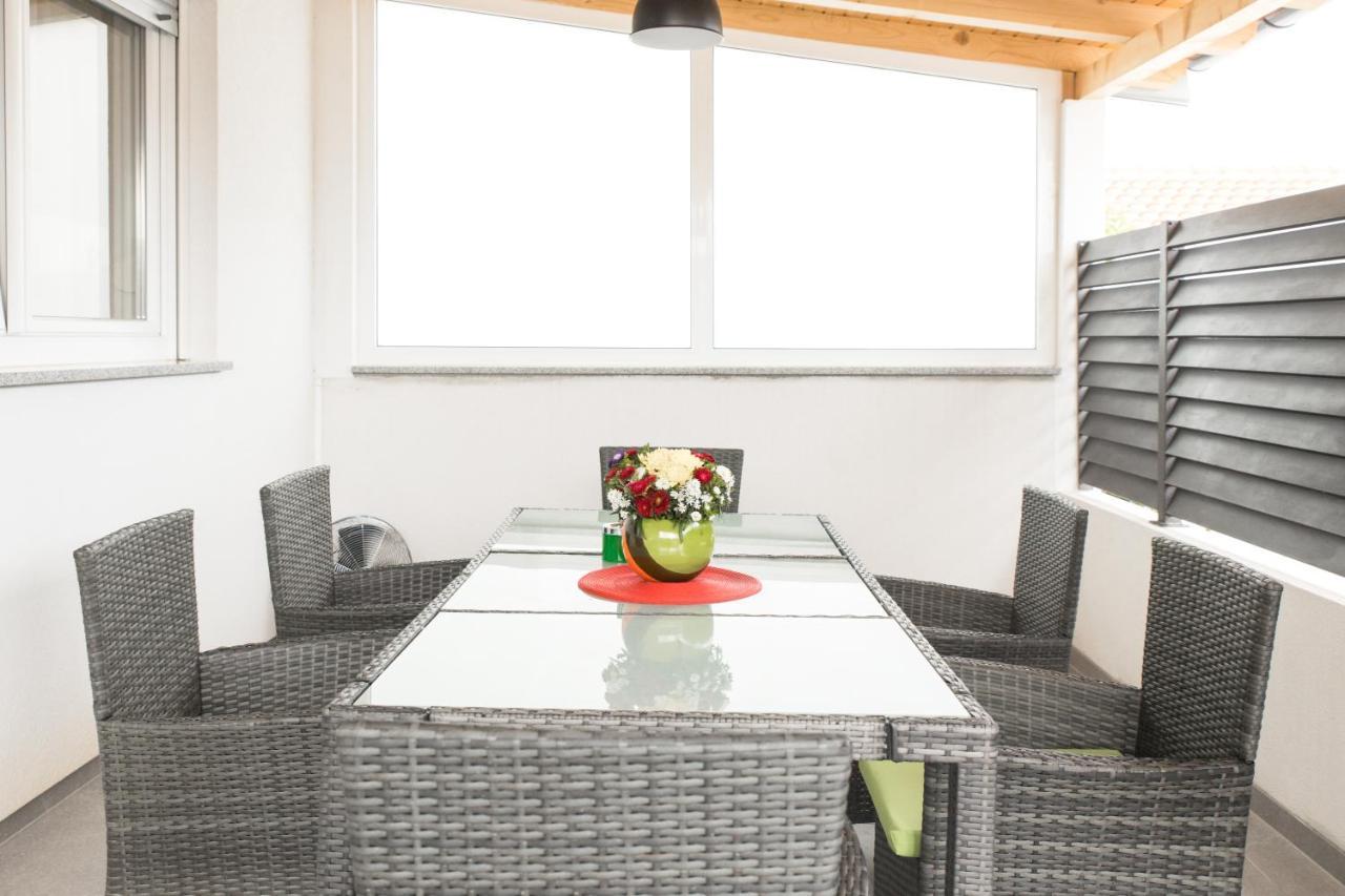 Apartment Zara - Luxury Apartment With Private Pool Екстериор снимка