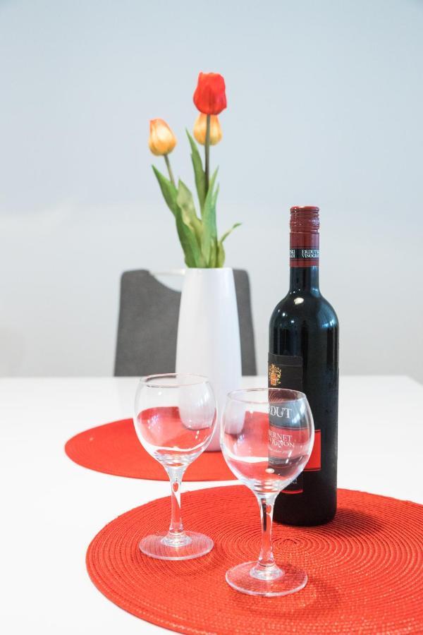 Apartment Zara - Luxury Apartment With Private Pool Екстериор снимка