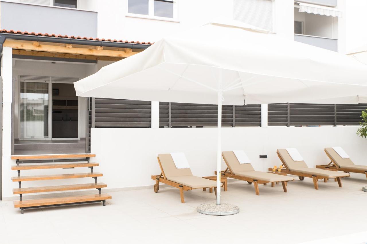 Apartment Zara - Luxury Apartment With Private Pool Екстериор снимка