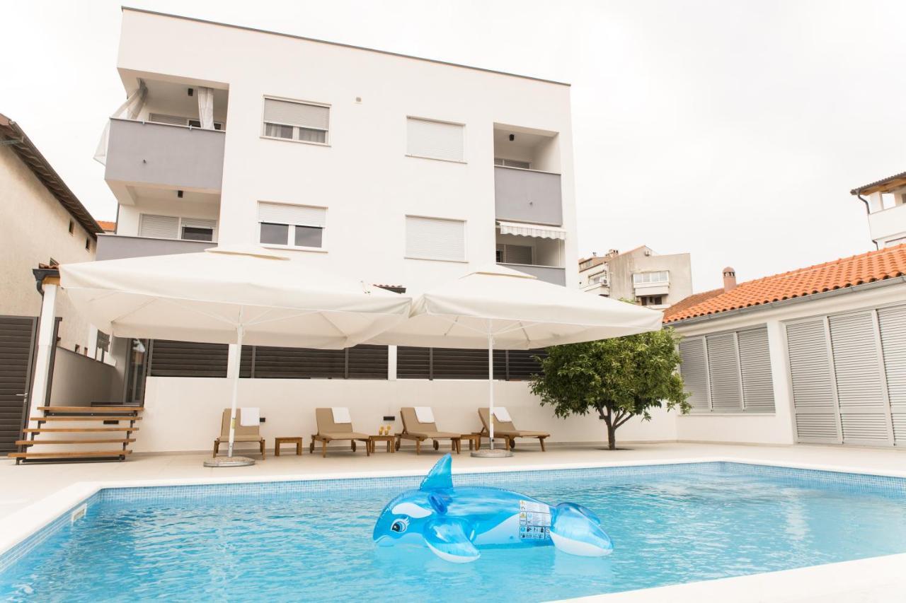 Apartment Zara - Luxury Apartment With Private Pool Екстериор снимка